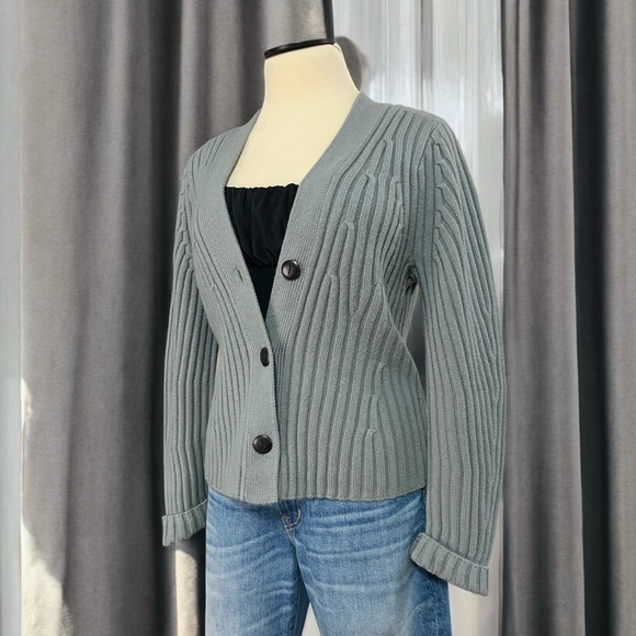 Vince Poet Sleeve Cardigan Wool Cashmere in Mineral Sea
Ribbed Sweater - Picture 1 of 9